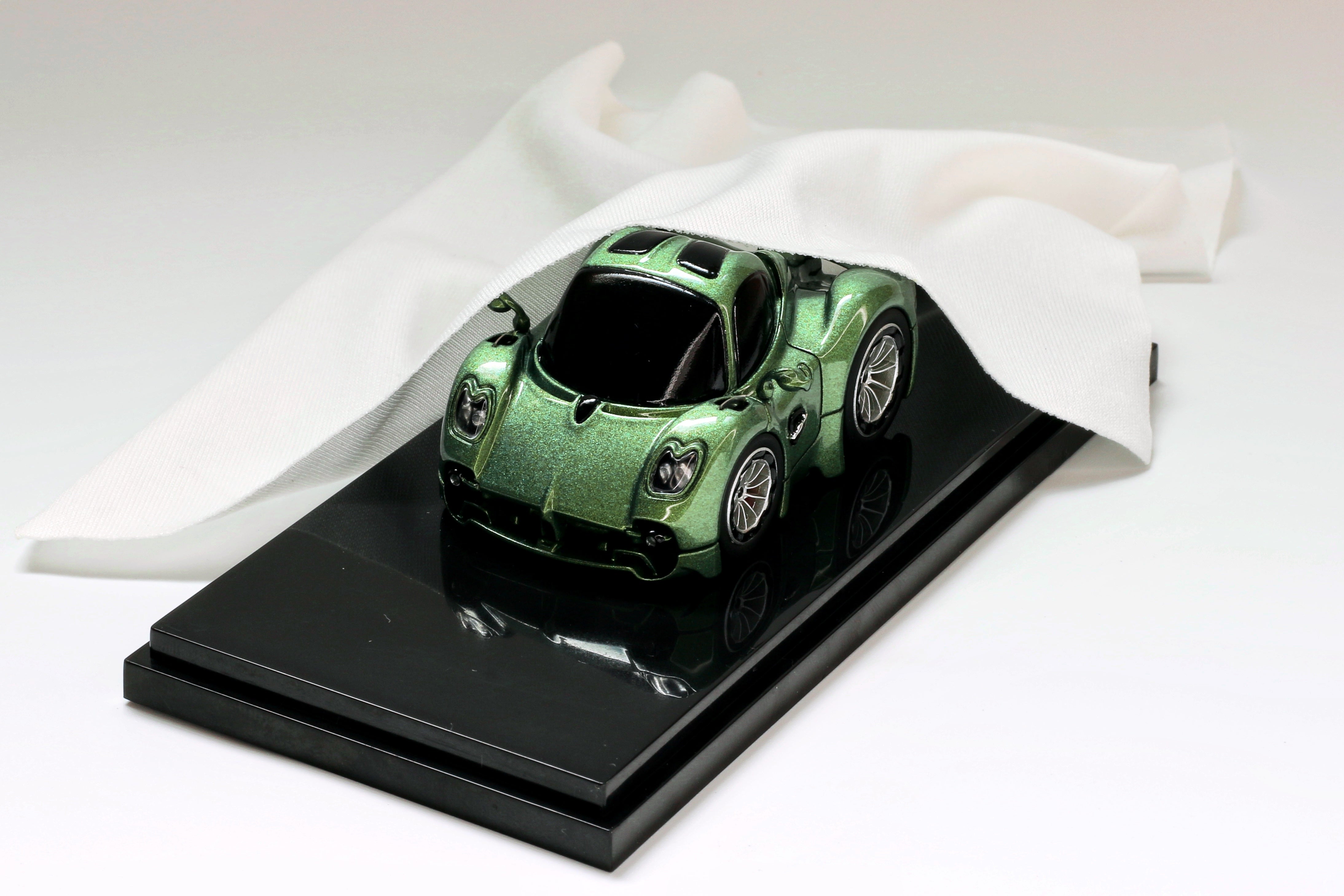 Era Q X KR Studio 1:64 Pagani Utopia Resin (2 Colors) – Horizon