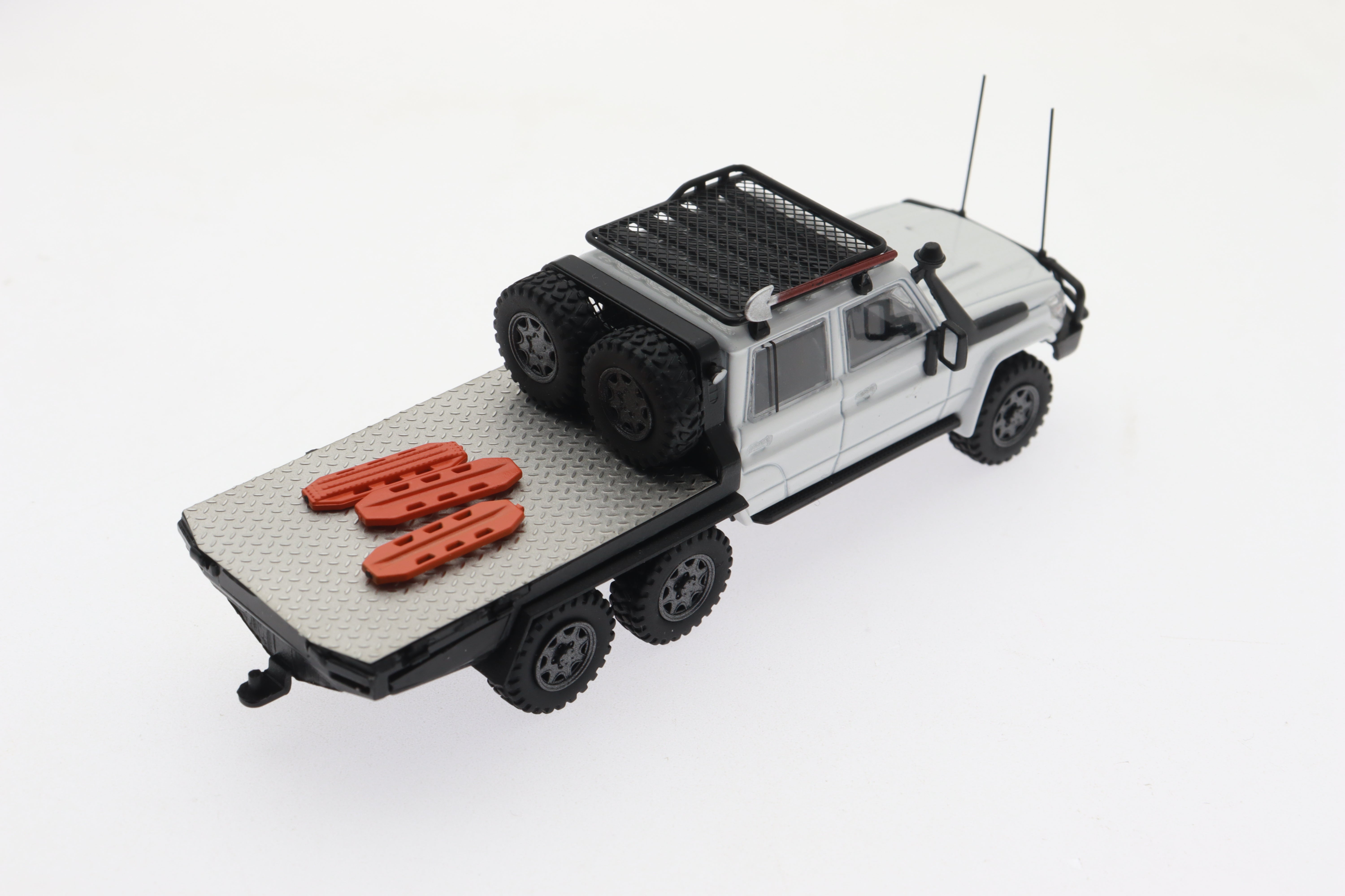 Autobots Models 1:64 Toyota Land Cruiser 79 Pickup 6x6 – Horizon