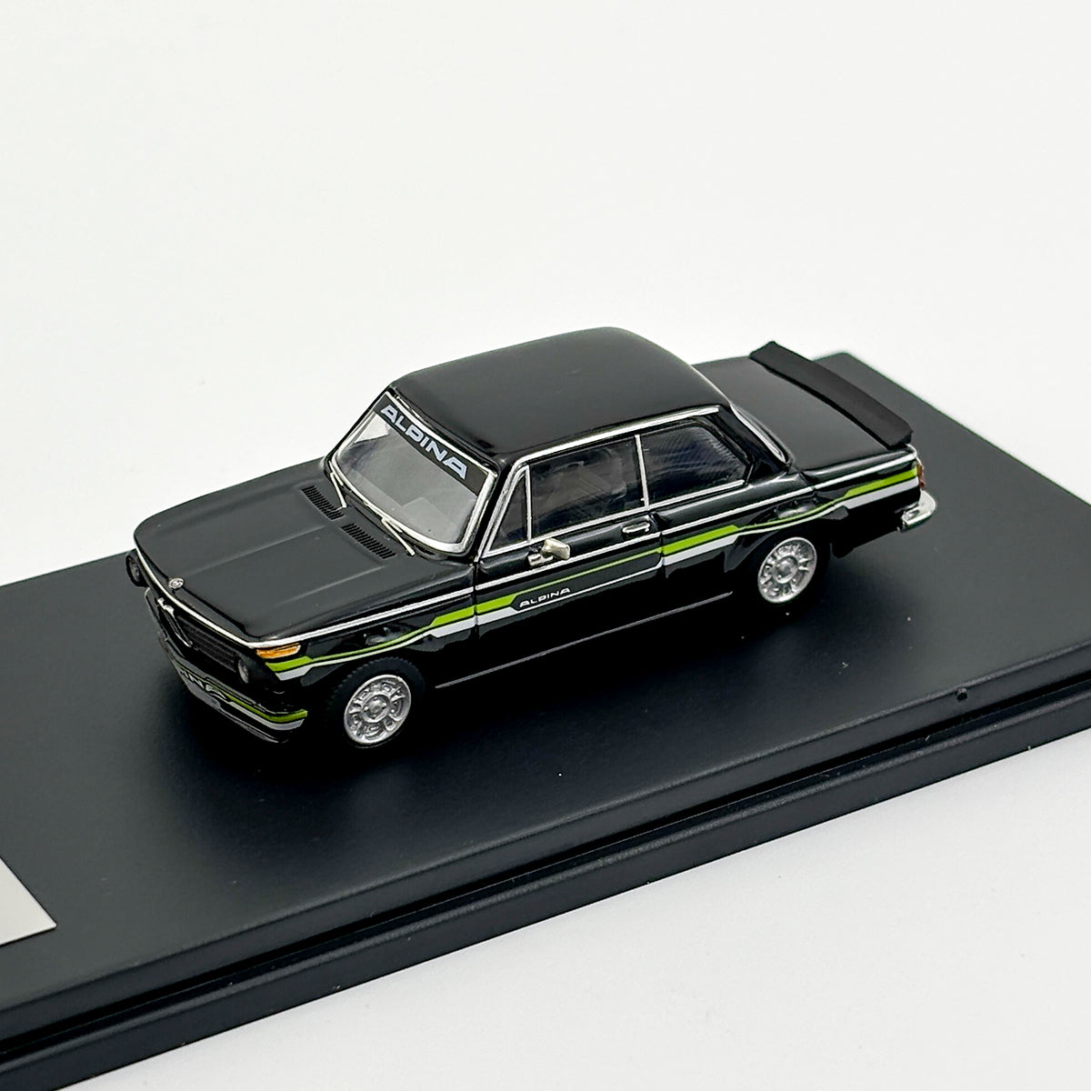 BMW 2002 Turbo ミニカー ブラック 1/43 YS Model 1:64 BMW 2002 turbo – Horizon Diecast