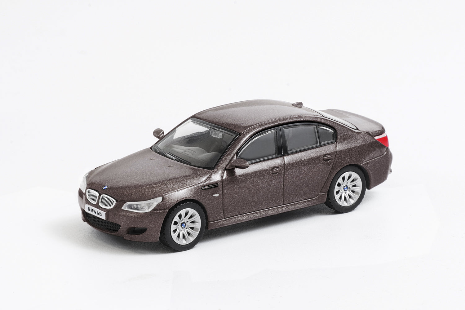 MaistoBMW E60型 M5 自動車模型 MaistoBMW E60型 M5 自動車模型 MaistoBMW E60型 M5 自動車模型
