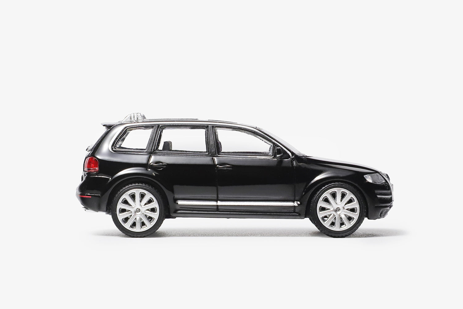 Shadow 1:64 Volkswagen Touareg R50 (4 Colors) – Horizon Diecast