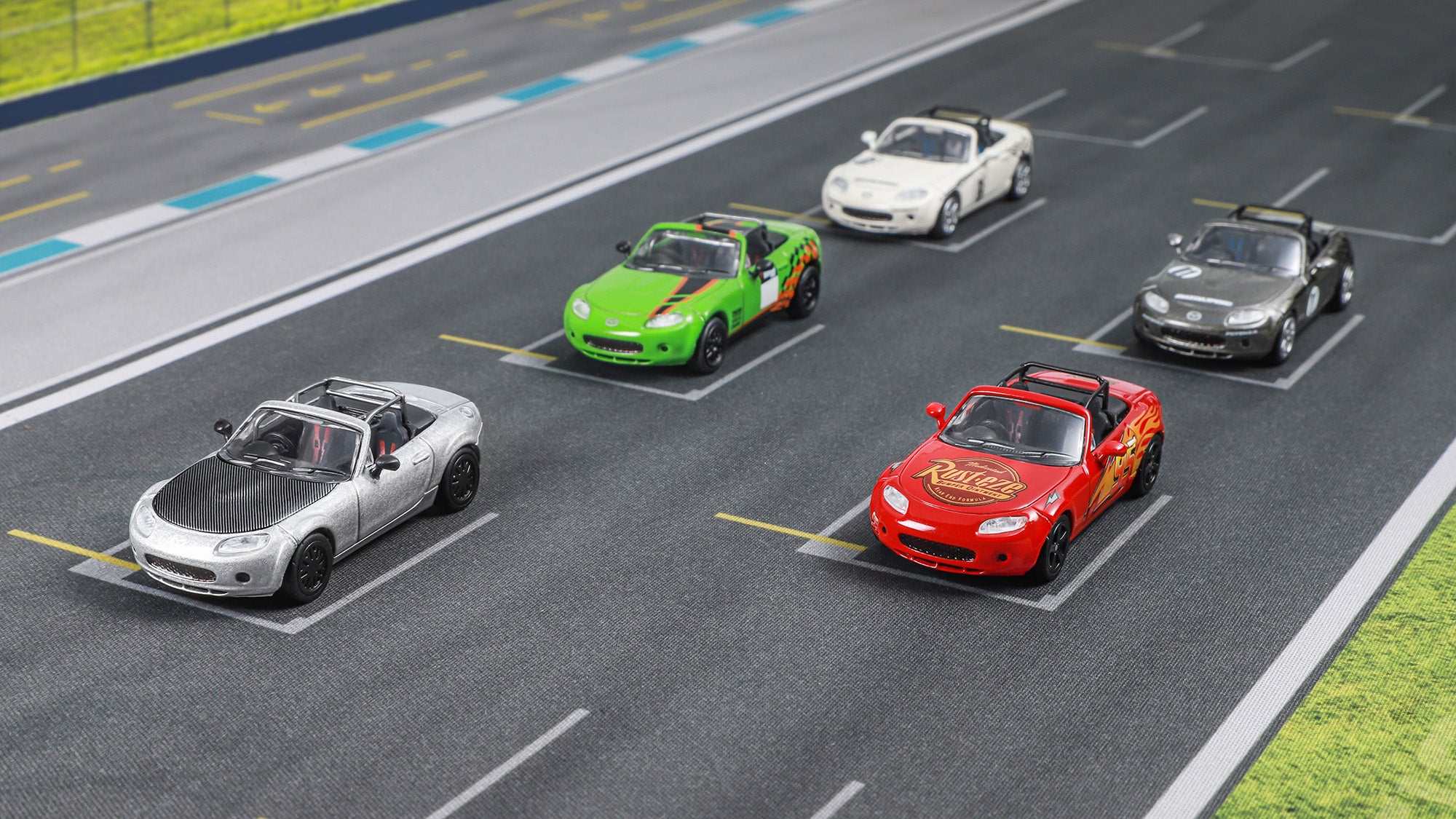 DCT 1:64 Mazda MX-5 Racing Livery (5 Colors) – Horizon Diecast