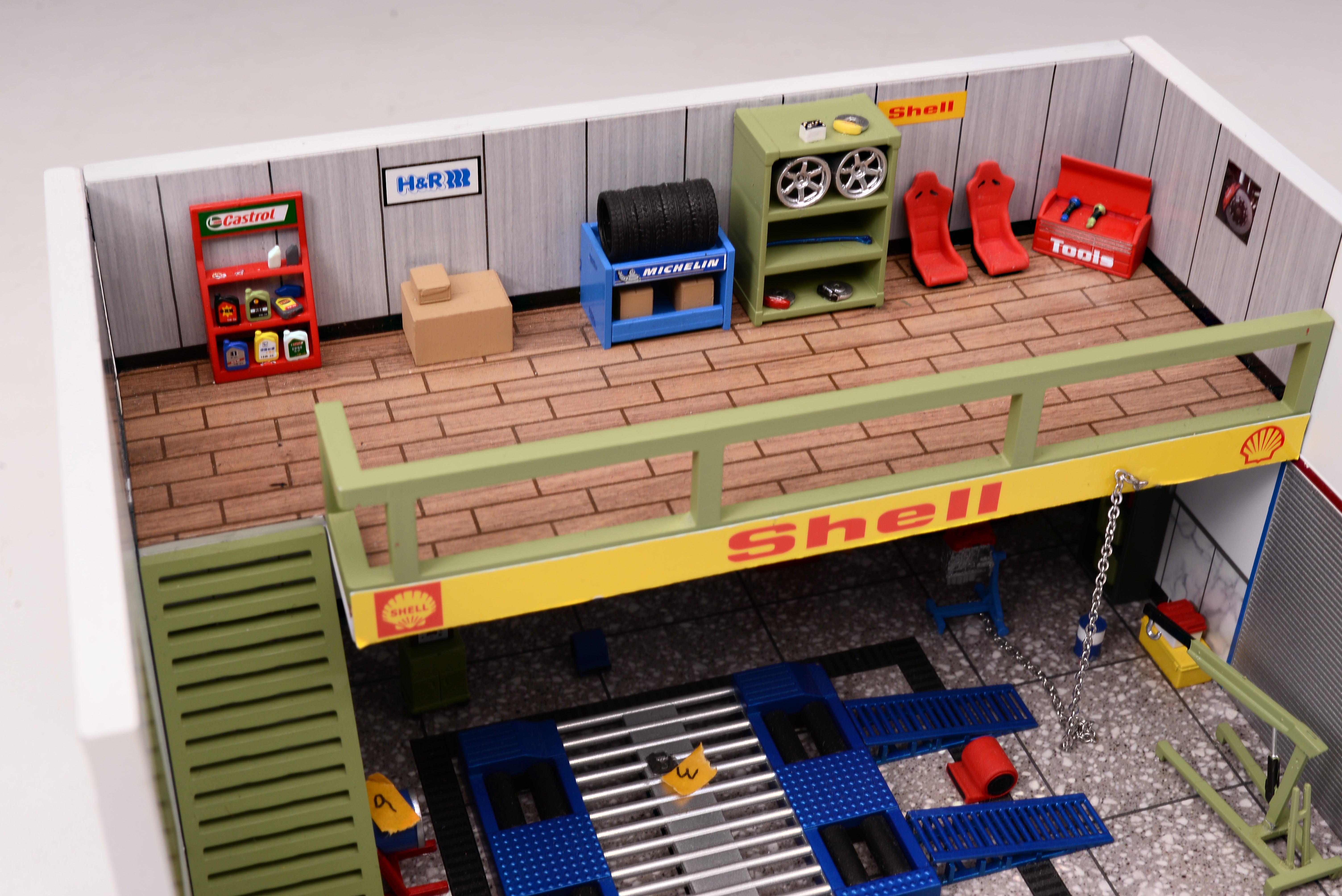 MOTORHELIX 1:64 REPAIR SHOP Scene Set Model – Horizon Diecast