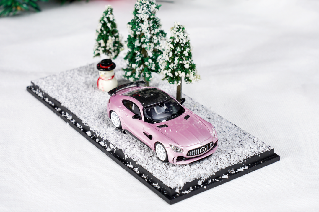 [Preorder] Fine works64 1:64 Mercedes-Benz AMG GTR Metallic Pink Christmas