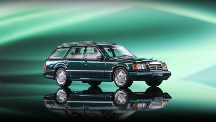 [Preorder] Mortal 1:64 Mercedes-Benz S124 Wagon Black / Green (4 Versions)