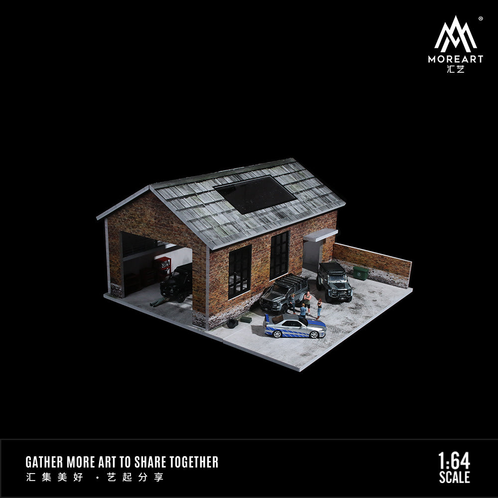 MoreArt 1:64 A little girl figure suit for repairing motorcycles set MoreArt 1:64 A little girl figure suit for repairing motorcycles set