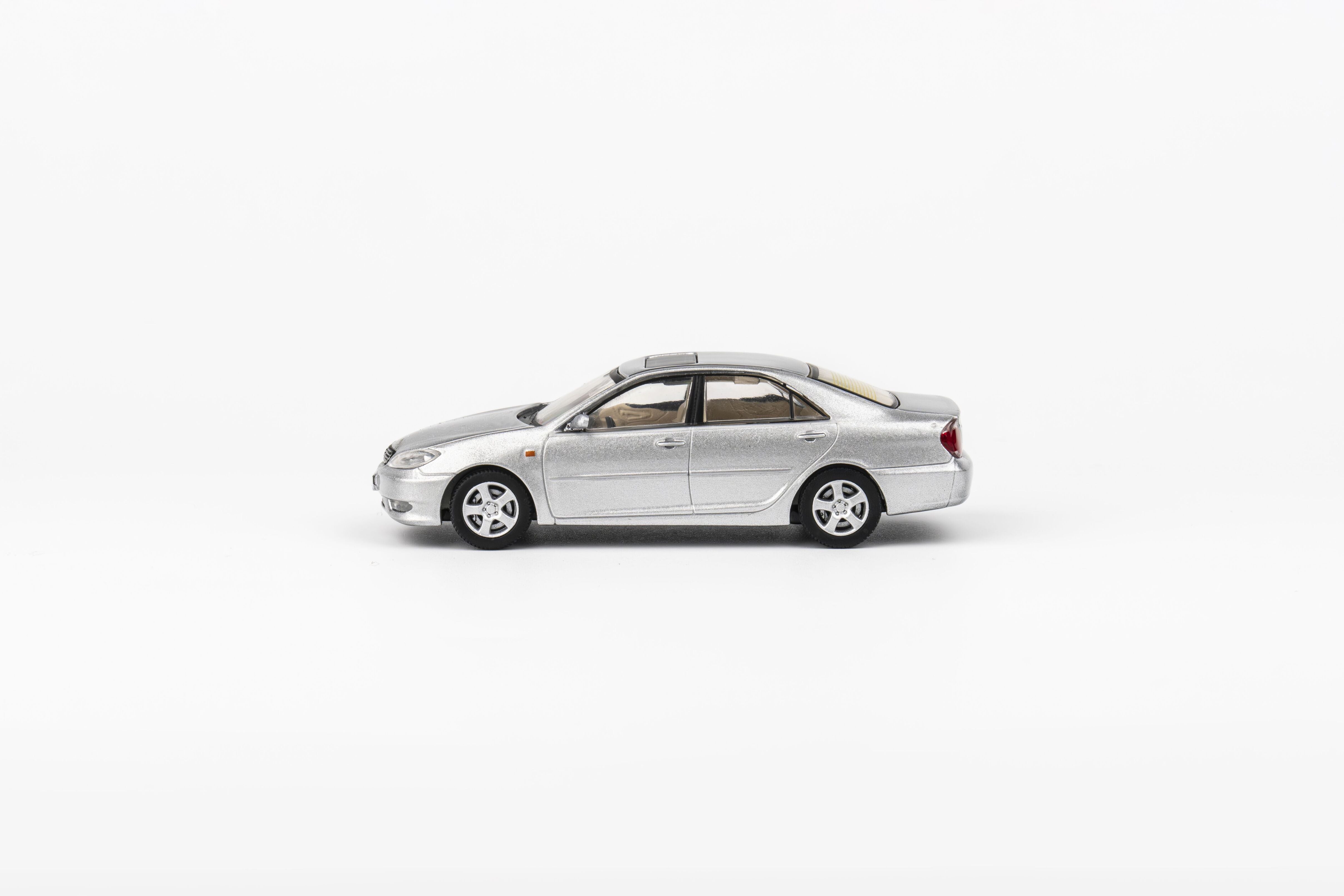 Model 1 1:64 Toyota Camry XV30 (3 Colors) – Horizon Diecast