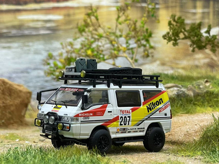 [Preorder] Autobots Models 1:64 Mitsubishi Delica (4 Colors)