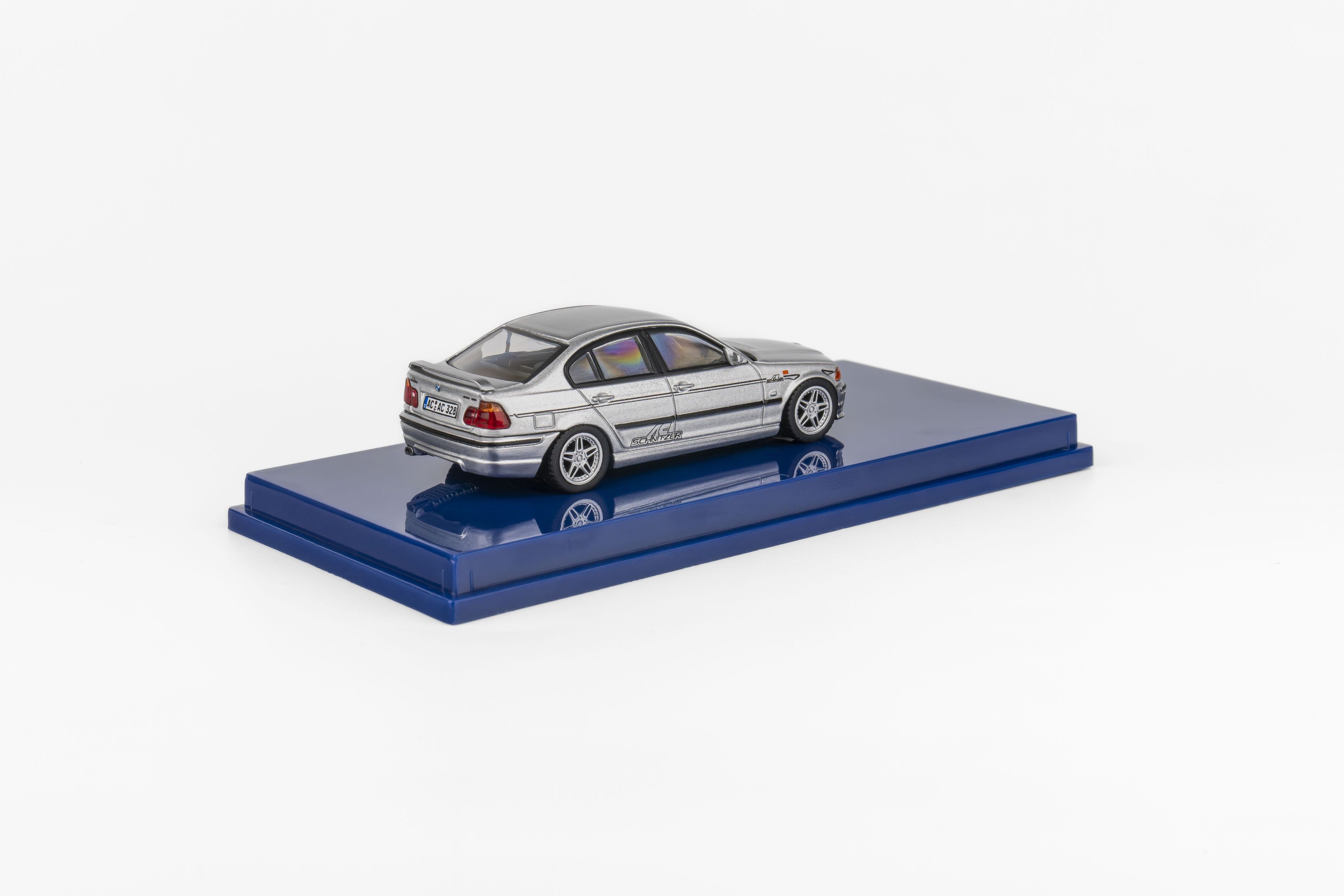 Preorder] CATCH-22 1:64 BMW 330i E46 (2 Versions) – Horizon Diecast