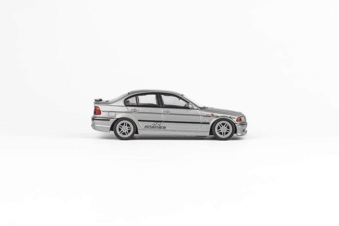 [Preorder] CATCH-22 1:64 BMW 330i E46 (2 Versions)