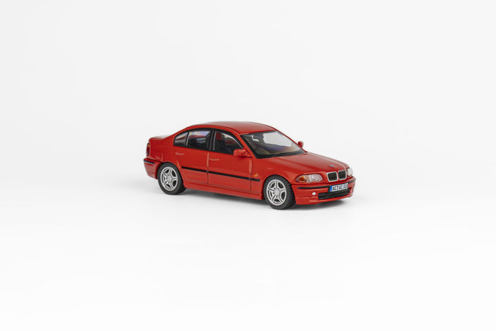 [Preorder] CATCH-22 1:64 BMW 330i E46 (2 Versions)