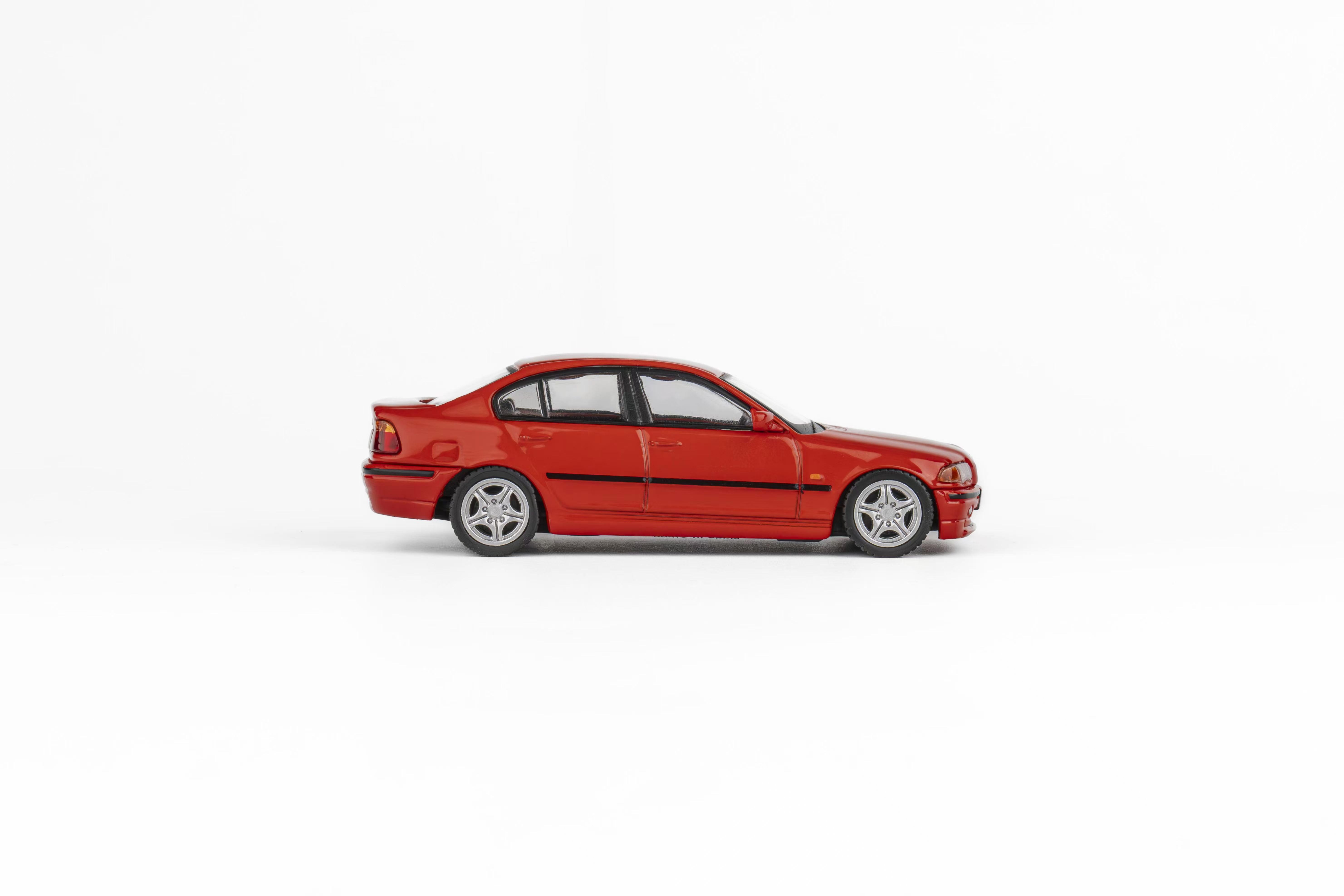 Preorder] CATCH-22 1:64 BMW 330i E46 (2 Versions) – Horizon Diecast