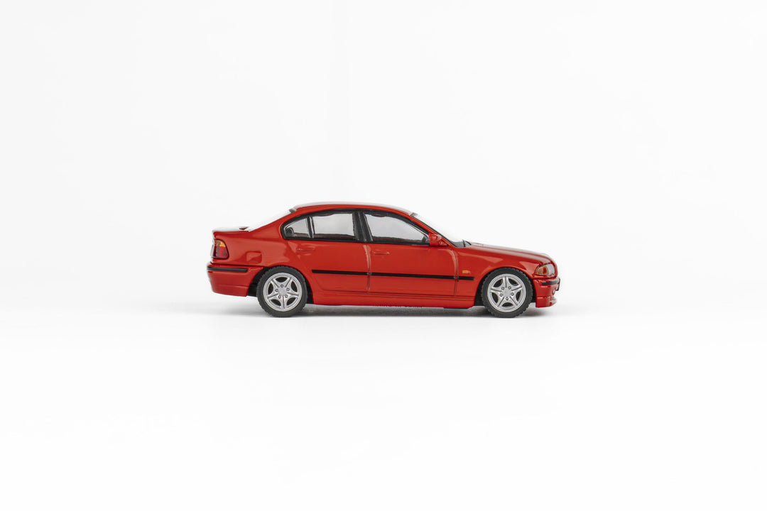 [Preorder] CATCH-22 1:64 BMW 330i E46 (2 Versions)