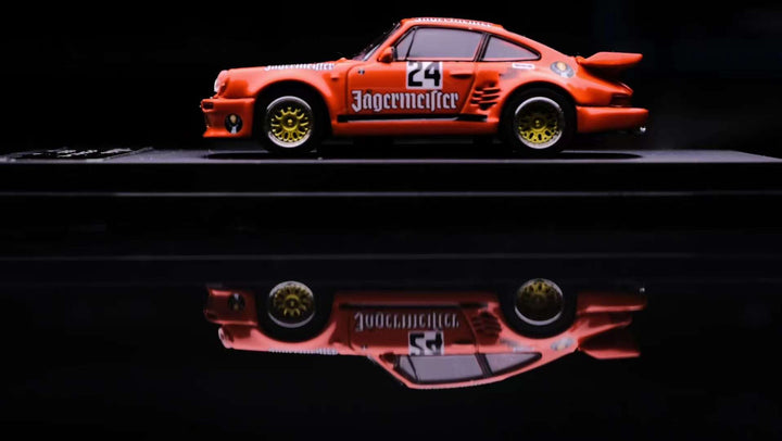 Master 1:64 Porsche 911 (930) Turbo Jagermeister