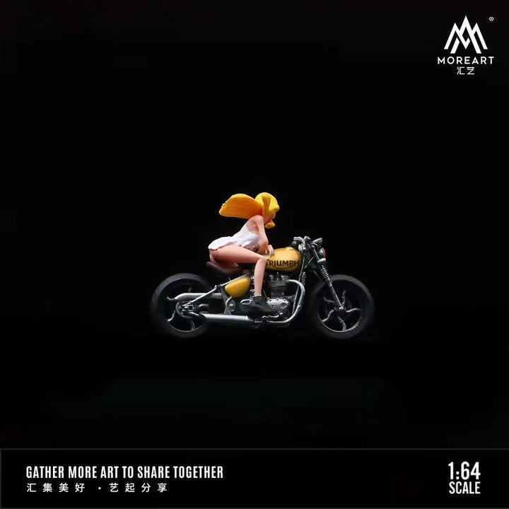 MoreArt 1:64 Triumph Bobber 2018 Motorcycle Girl MO222049