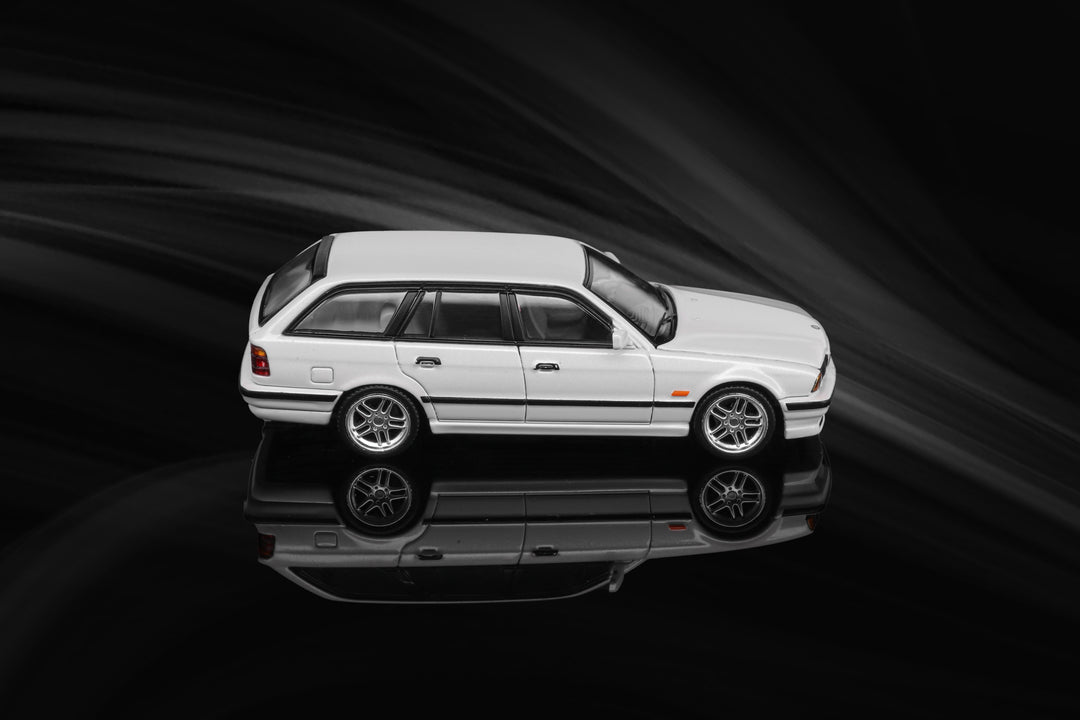 [Preorder] Mortal 1:64 BMW E34 Touring Opening Hood (4 Colors)