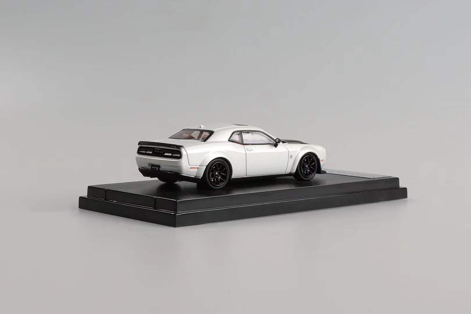 Stance Hunters 1:64 Dodge SRT Hellcat (2 Colors) – Horizon Diecast
