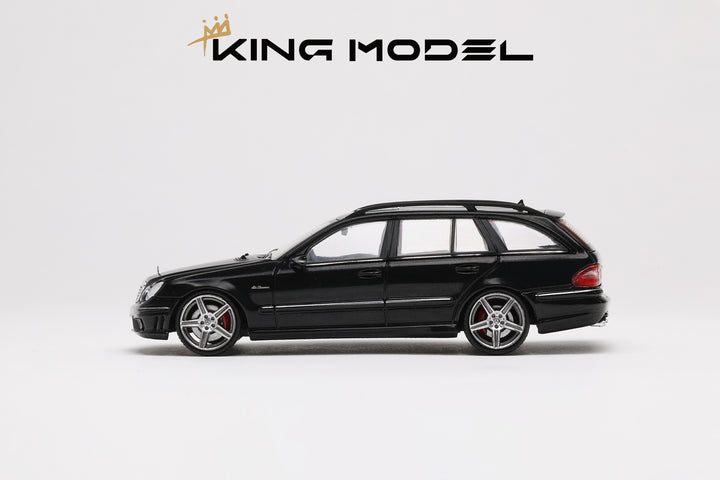 [Preorder] King Model 1:64 Mercedes-Benz E63 AMG Travel Version W211 (2 Colours)