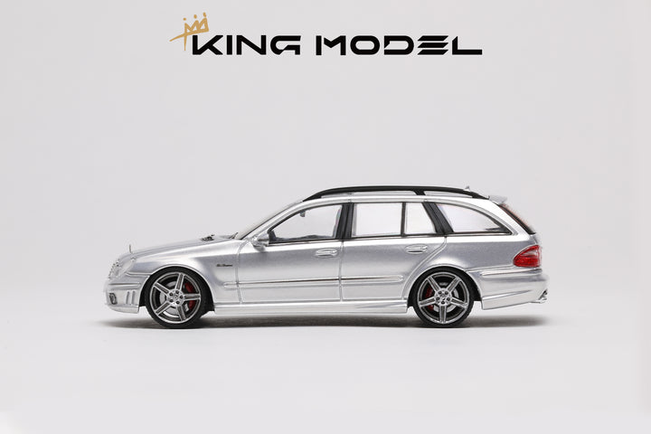 [Preorder] King Model 1:64 Mercedes-Benz E63 AMG Travel Version W211 (2 Colours)