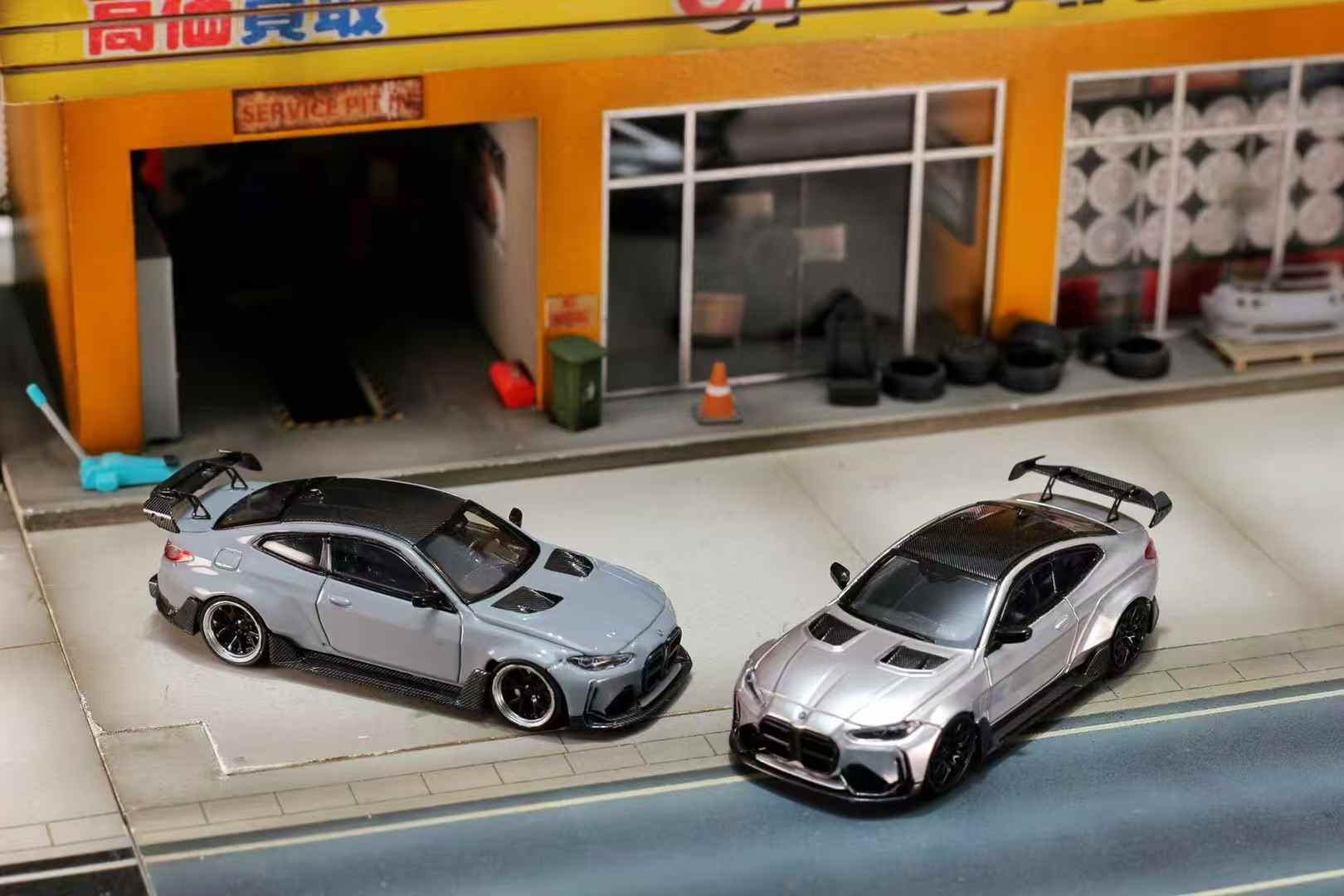 1/64 STREET WEAPON BMW M4 カーボンブラック　ミニカー BMW M4 G82 BLACK 1/64 DIECAST CAR BY STREET WEAPON | JVK Toys
