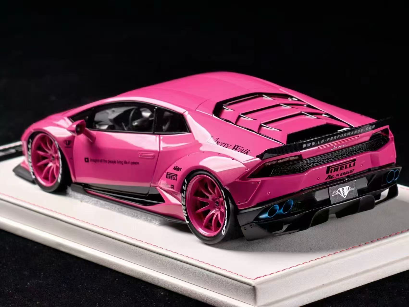 Preorder] LB-PERFORMANCE 1:18 LIBERTY WALK Lamborghini Huracan
