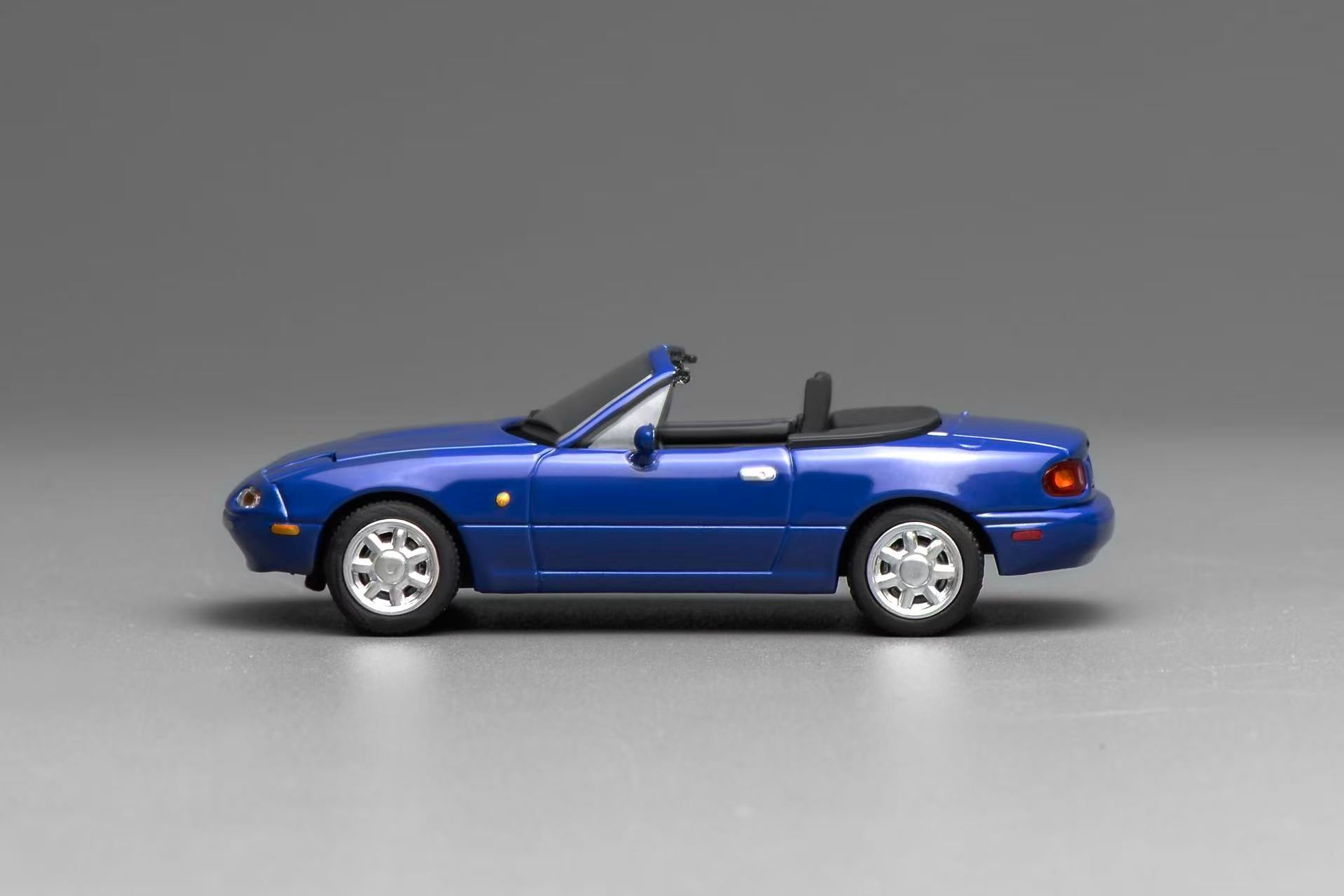 Preorder] MOTORHELIX 1:64 Mazda MX-5 Miata (NA)LHD (2 Colors