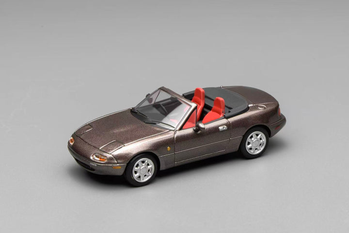 [Preorder] MOTORHELIX 1:64 Mazda MX-5 Miata (NA)LHD (2 Colors)