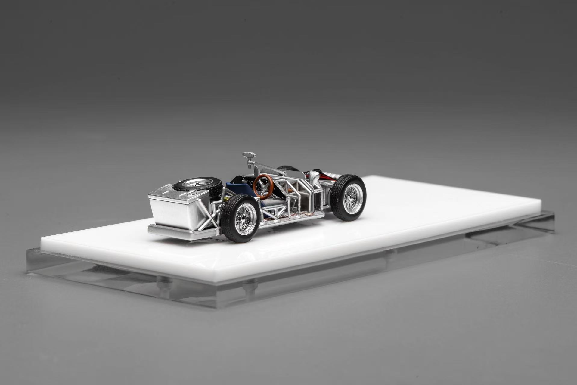 Preorder] MOTORHELIX 1:64 Maserati Spaceframe w/ Engine I/M63701