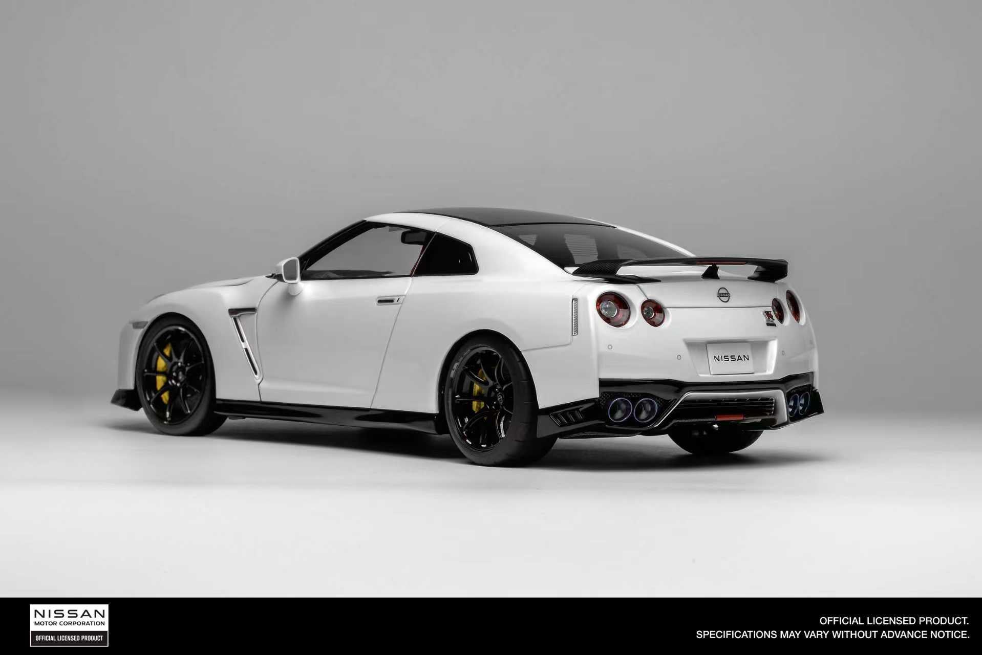 Motorhelix 1:18 Nissan GT-R (R35) Track Edition Engineered by