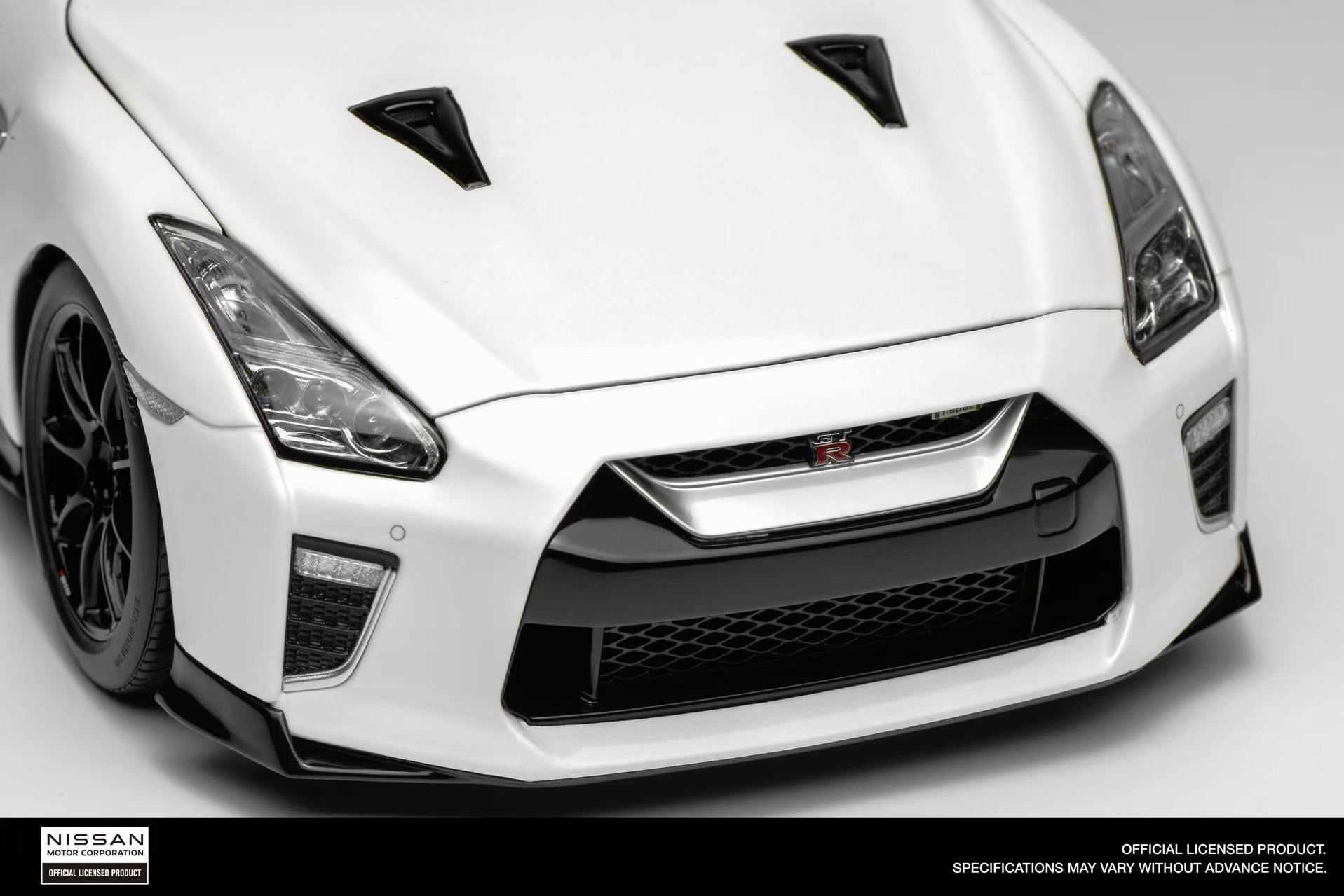 Motorhelix 1:18 Nissan GT-R (R35) Track Edition Engineered by