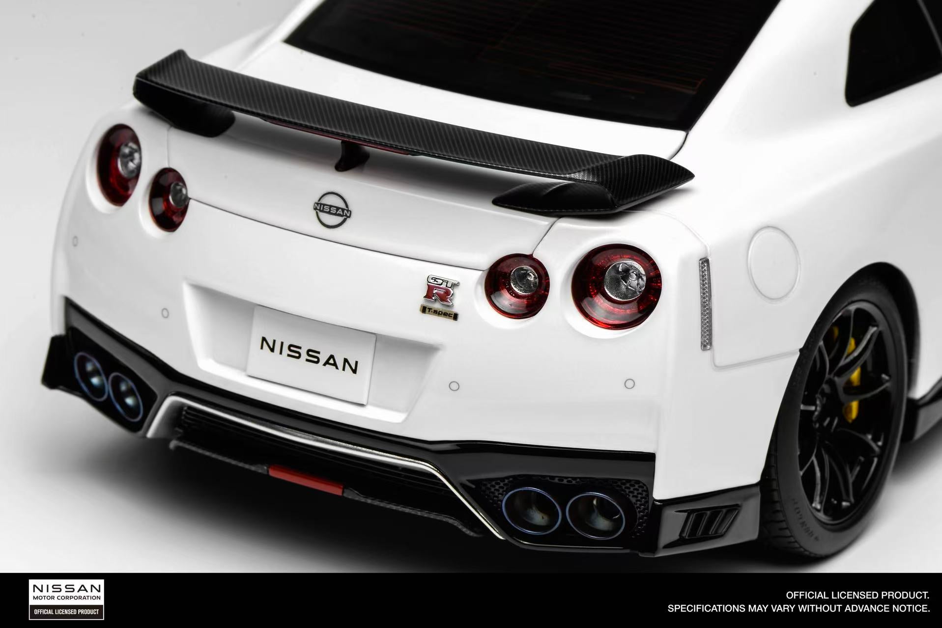 Motorhelix 1:18 Nissan GT-R (R35) Track Edition Engineered by
