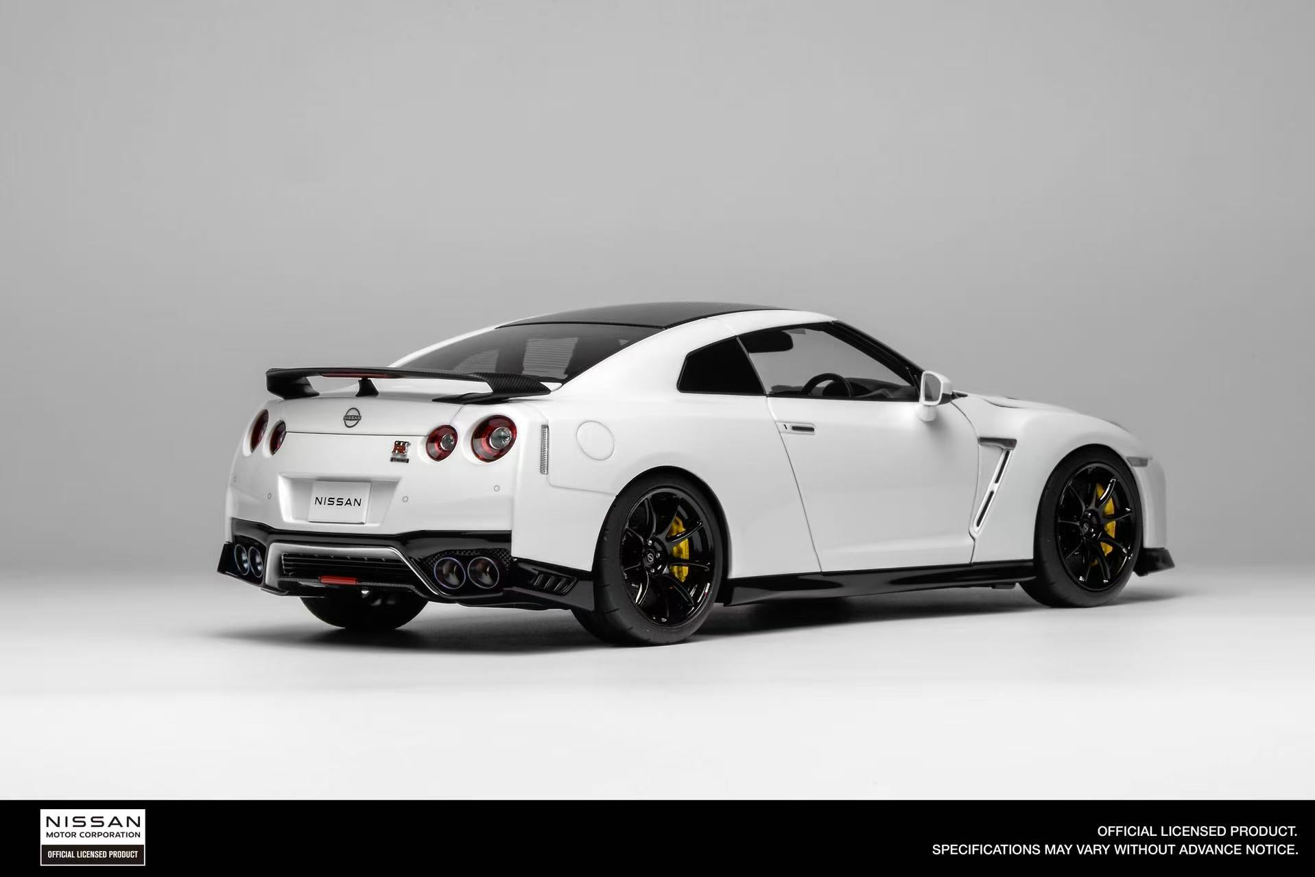 Motorhelix 1:18 Nissan GT-R (R35) Track Edition Engineered by