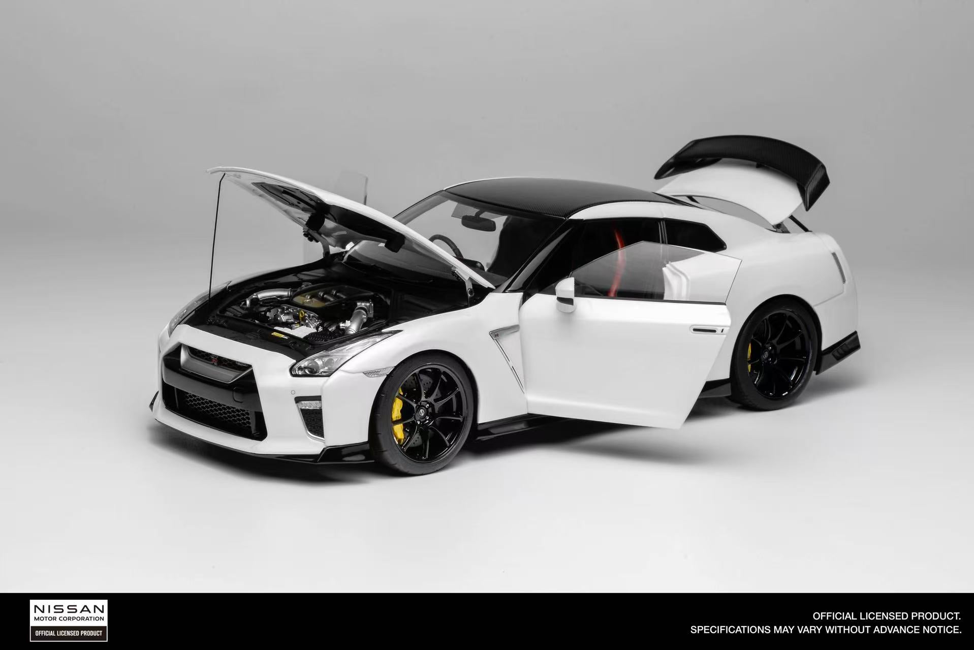 Motorhelix 1:18 Nissan GT-R (R35) Track Edition Engineered by