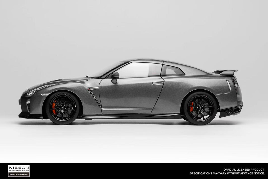 Motorhelix 1:18 Nissan GT-R (R35) Track Edition Engineered by NISMO 2020 (3 Colors)