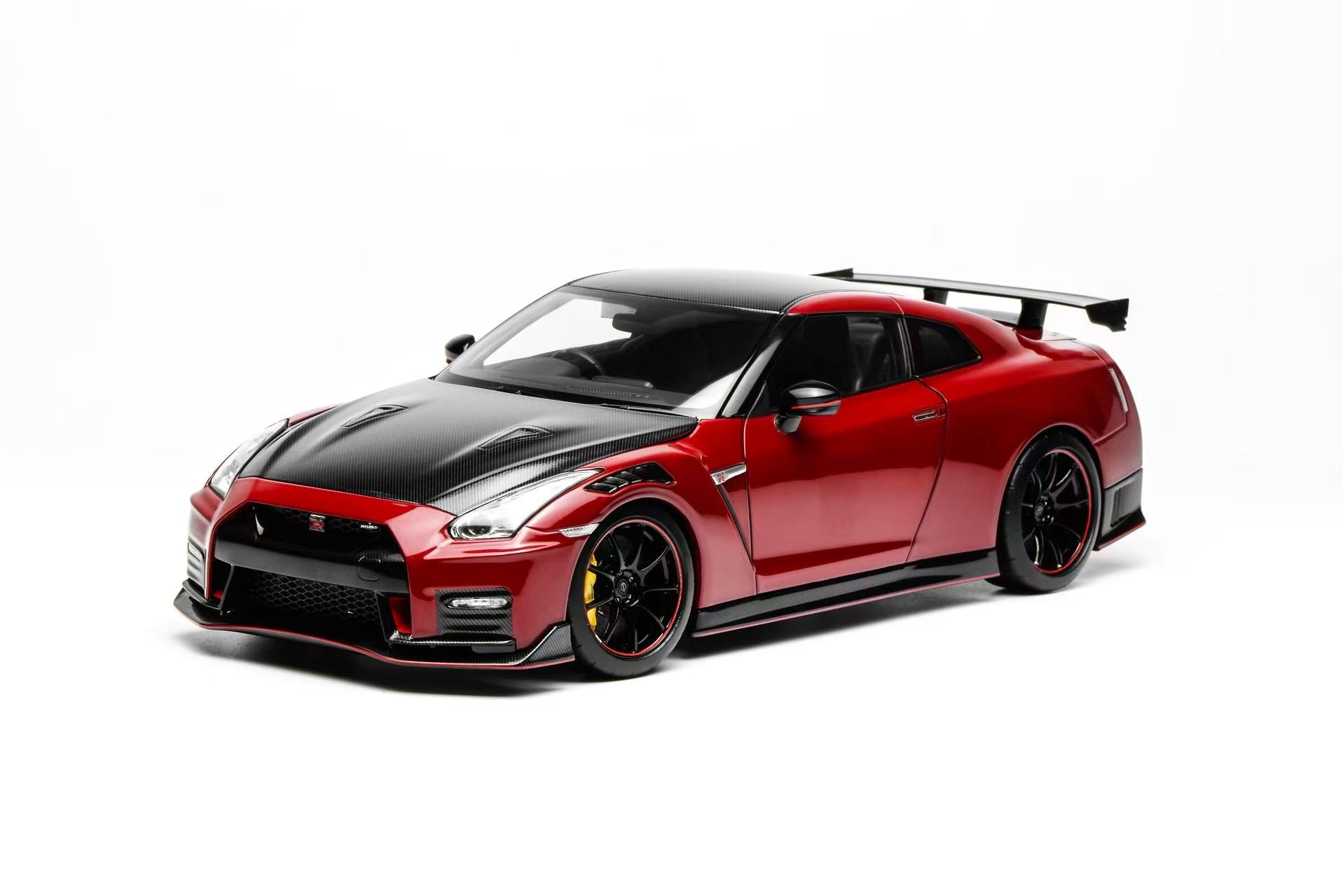 Preorder] Motorhelix 1:18 Nissan GT-R NISMO (R35) Special Edition