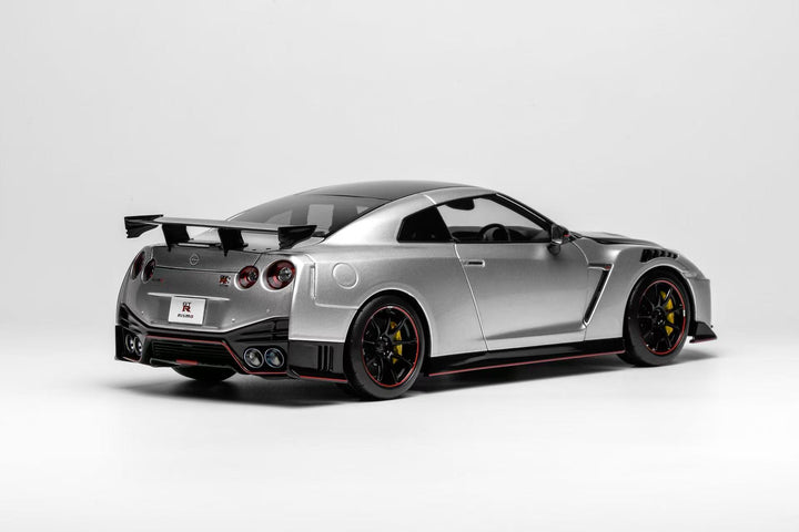 [Preorder] Motorhelix 1:18 Nissan GT-R NISMO (R35) Special Edition 2022 (3 Colors)