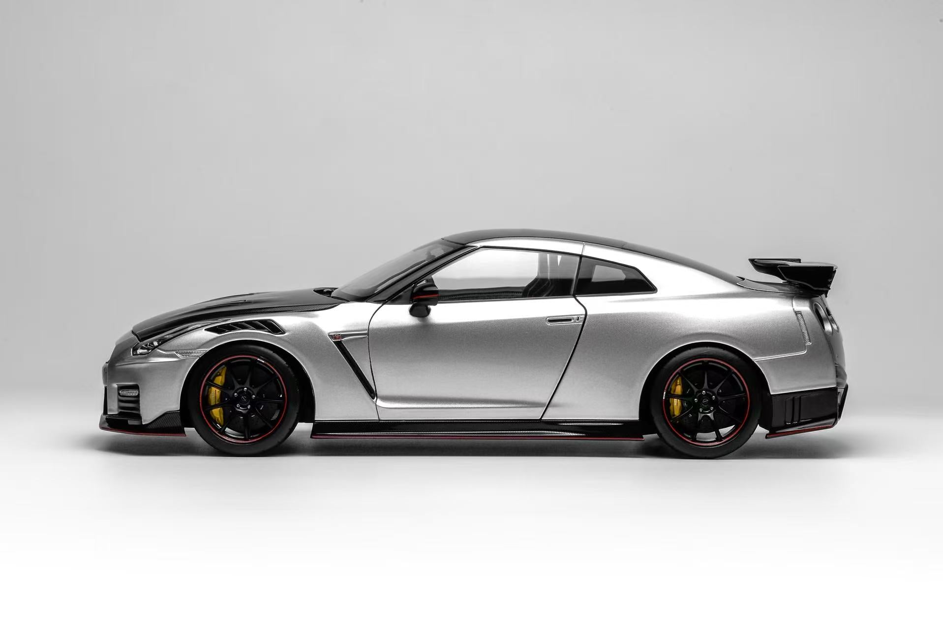 Preorder] Motorhelix 1:18 Nissan GT-R NISMO (R35) Special Edition