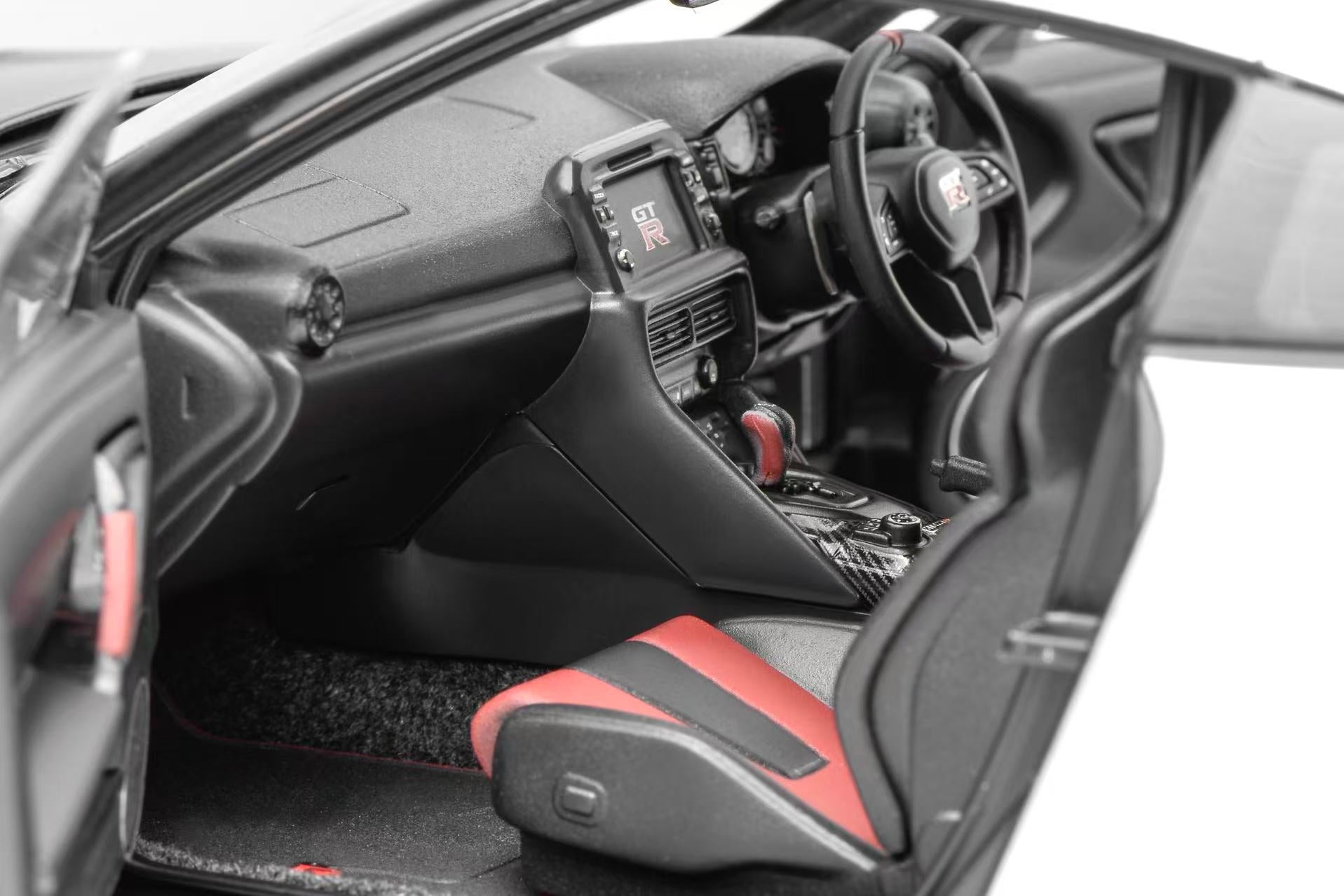 Motorhelix 1:18 Nissan GT-R NISMO (R35) Special Edition 2022 (3