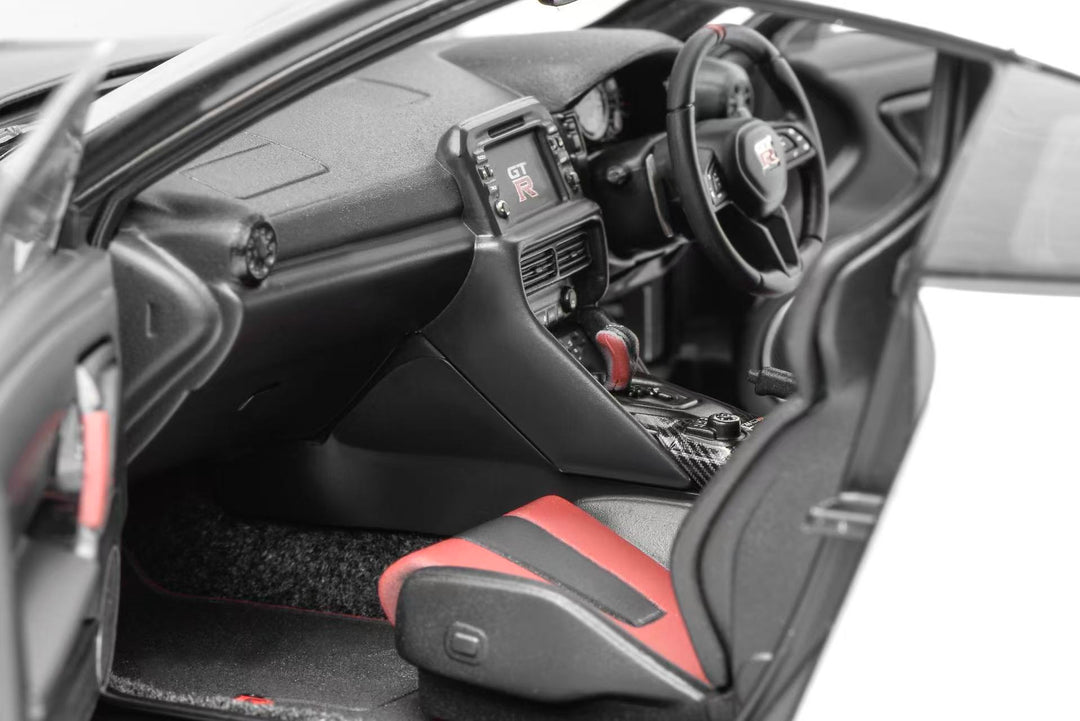 [Preorder] Motorhelix 1:18 Nissan GT-R NISMO (R35) Special Edition 2022 (3 Colors)