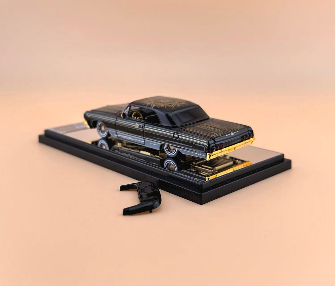 [Preorder] FineWorks64 1:64 Chevrolet Impala (2 Versions)