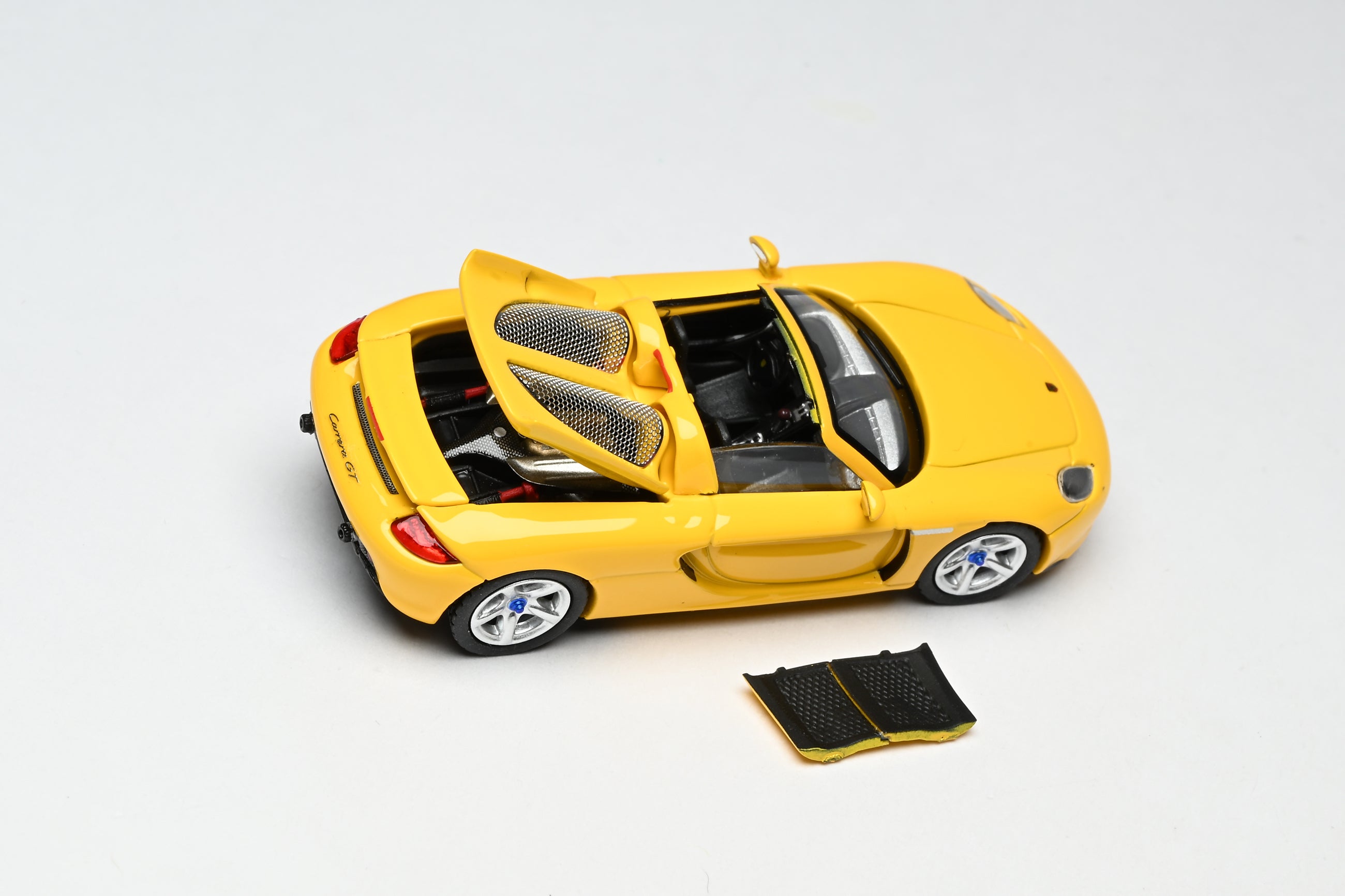 Preorder] Funny Model 1:64 Porsche Carrera GT (3 Colours