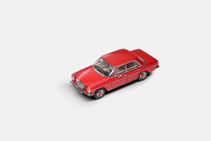 [Preorder] Maxwell Model 1:64 Mercedes-Benz 200 W114 (4 Colours)