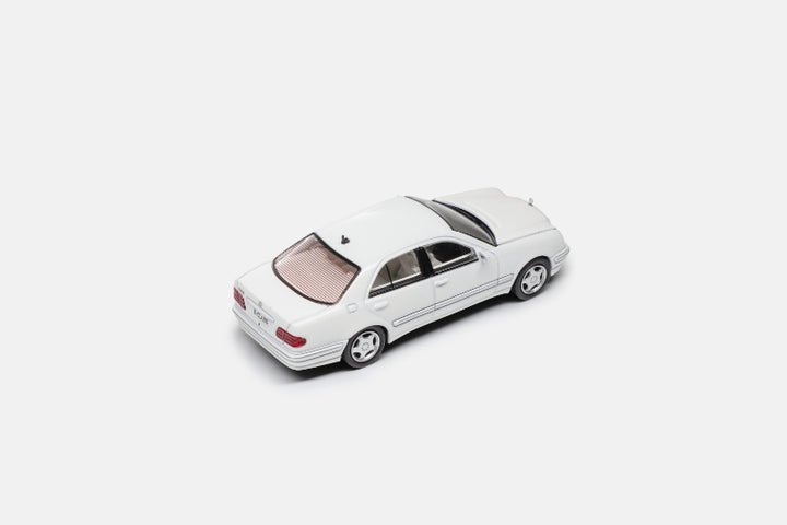 [Preorder] Maxwell Model 1:64 Mercedes-Benz E320 W210 (4 Colours)
