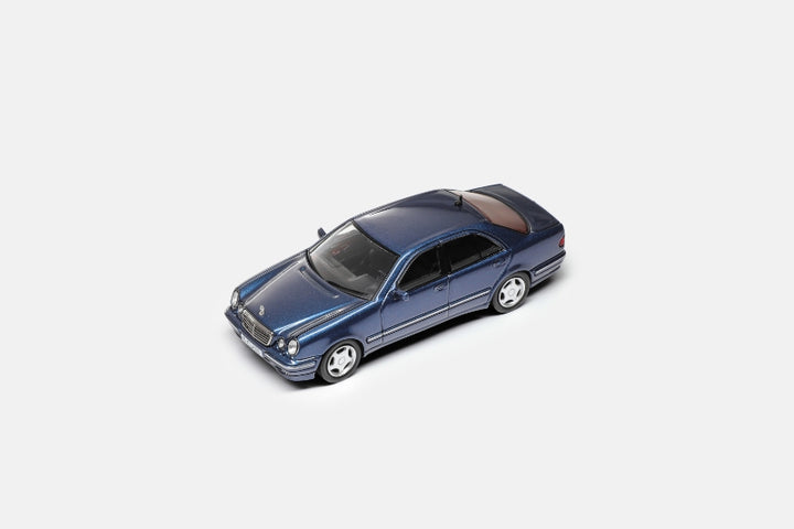 [Preorder] Maxwell Model 1:64 Mercedes-Benz E320 W210 (4 Colours)