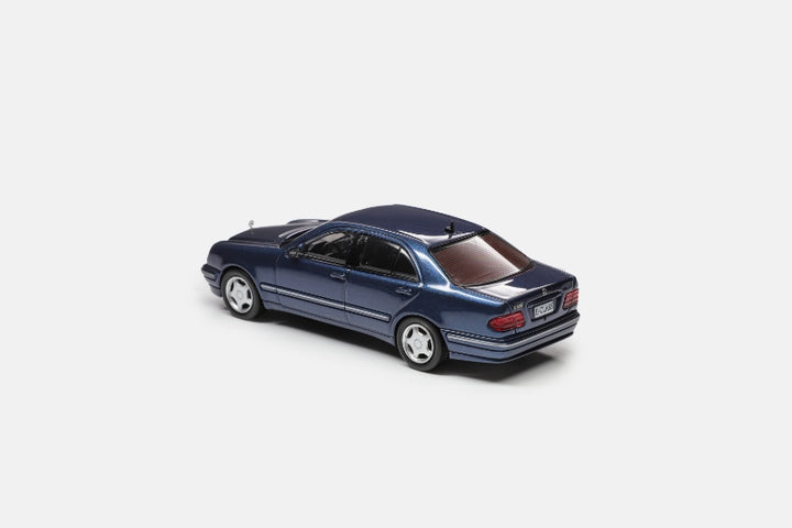 [Preorder] Maxwell Model 1:64 Mercedes-Benz E320 W210 (4 Colours)