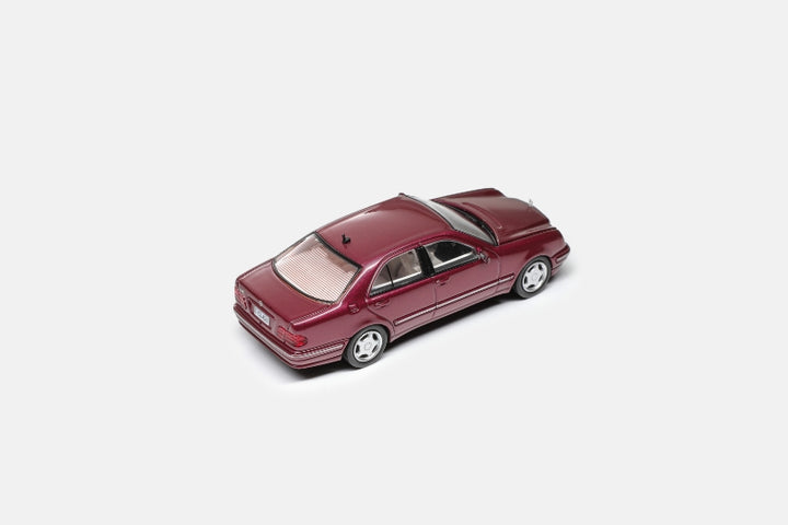 [Preorder] Maxwell Model 1:64 Mercedes-Benz E320 W210 (4 Colours)
