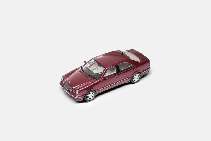 [Preorder] Maxwell Model 1:64 Mercedes-Benz E320 W210 (4 Colours)