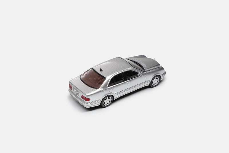 [Preorder] Maxwell Model 1:64 Mercedes-Benz E320 W210 (4 Colours)