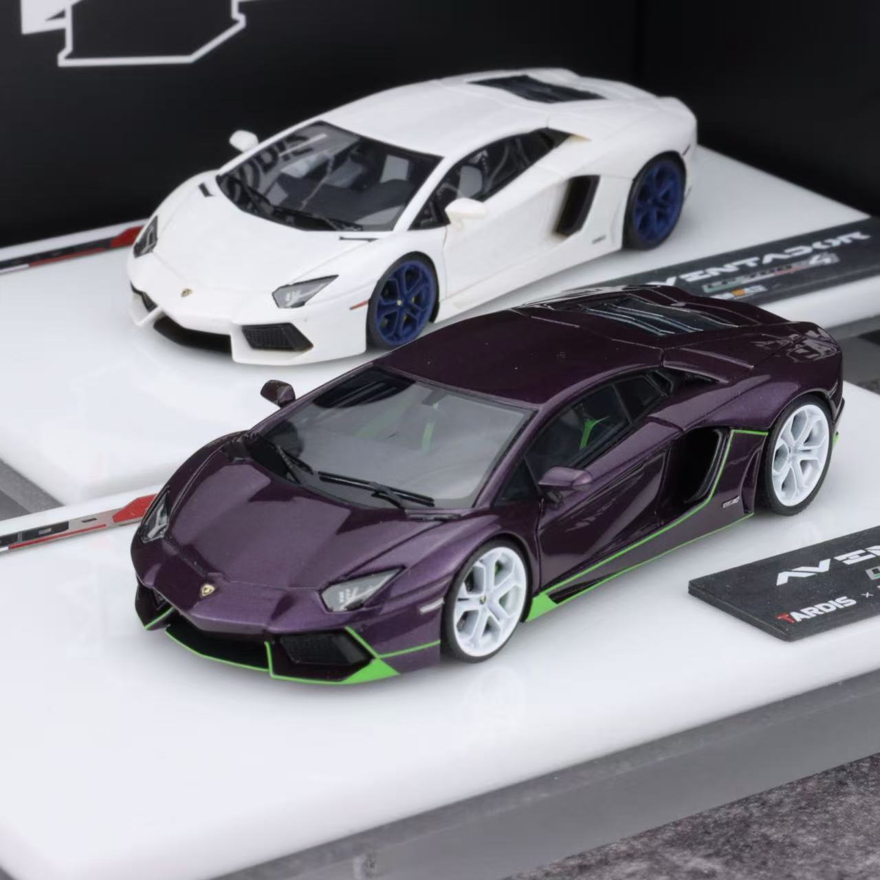 Preorder] Tardis 1:64 Lamborghini LP700 (2 Colours