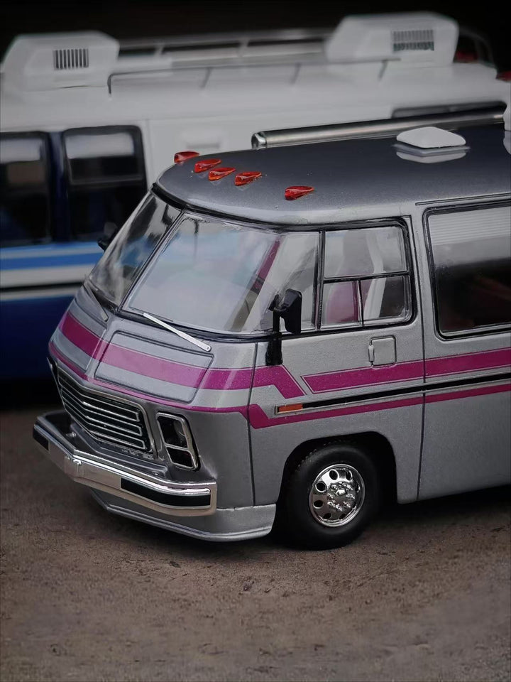 [Preorder] MK Miniatures 1:64 1978 GMC Motorhome APA XPO Edition (2 Colours)